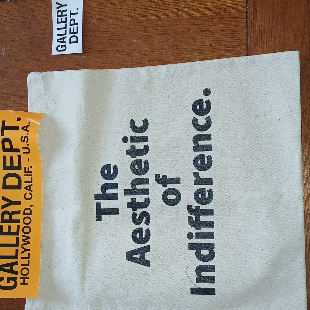 Gallery Dept. Cream colored French 👕 w/ bag & Stickers included